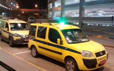 Procurando um Taxi Doblo 24 Horas no Rio de Janeiro